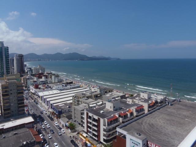 Apartamento 04 Suites _ Vista panorâmica para o mar_ Meia praia