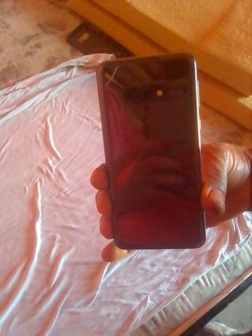 Vendo celular Samsung S10 por 3.000 preço negociável - Foto 3