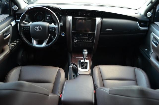 Hilux SW4 SRX 2.8 - 7 Lugares - 43 Mil Km - Revisões em Concessionária - Foto 3
