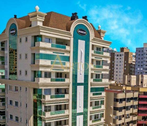 Apartamento, LA4056, 4 Suites sendo uma master, lazer completo, Frente mar em Meia Praia