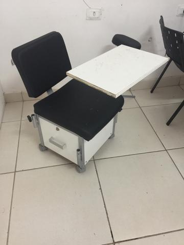 Cadeira de manicure com suporte pra lixo e apoio das pernas