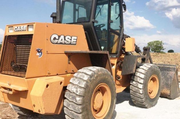 Pá carregadeira, Case W20E, ano 2014