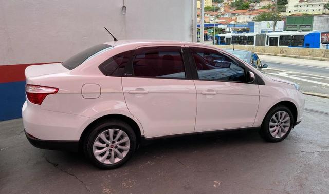 Fiat Grand Siena 1.4 Attractive 2017 - Foto 6