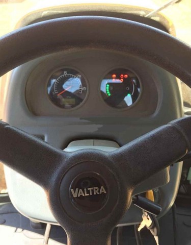 Trator Valtra BH 210 2016 Cabine Cabinado 4x4 revisado com garantia. - Foto 5