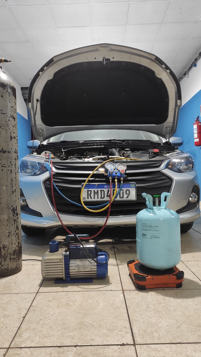 REFRIGERAÇÃO AUTOMOTIVA / COMPRESSOR DE AR CONDICIONADO 