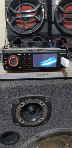 Troco rádio automotivo Sony MEX-v30 por Radio automotivo com função subwofer 