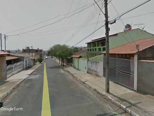 G) JB8462 - Casa com 250m² em Alfenas - Foto 4