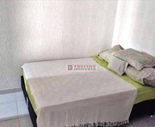 Excelente localização, com farto comércio e condução,primeira quadra. casa linear com dois - Foto 11