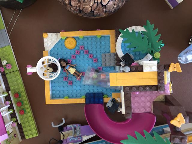 Piscina com escorregador da Lego - Foto 4