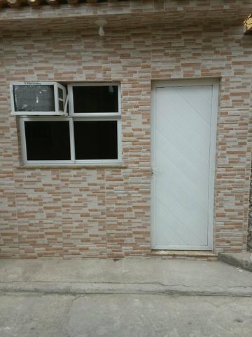 Vende - se um prédio composto por 5 casas - Foto 8
