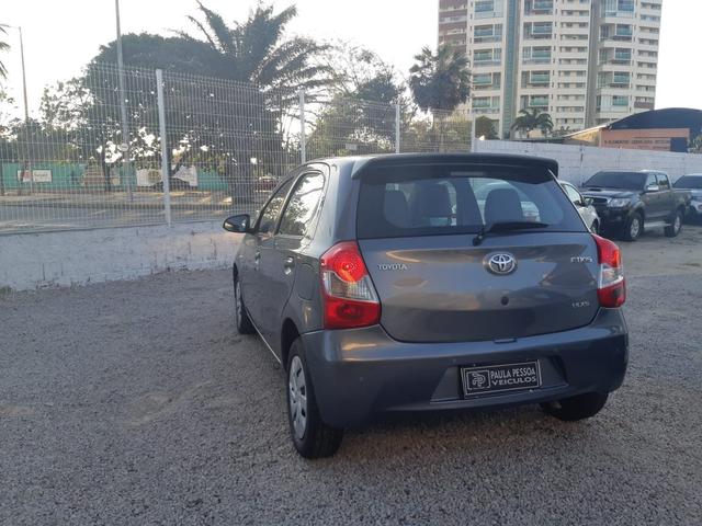 Toyota Etios Hatch XS 1.5 flex, completo, mecânico, super novo - Foto 6