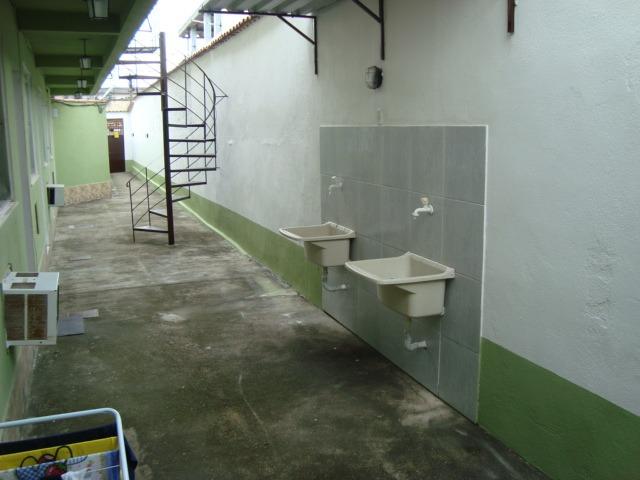 Kitinetes ótima localização e muito familiar - Foto 8