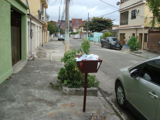 Kitinetes ótima localização e muito familiar - Foto 11