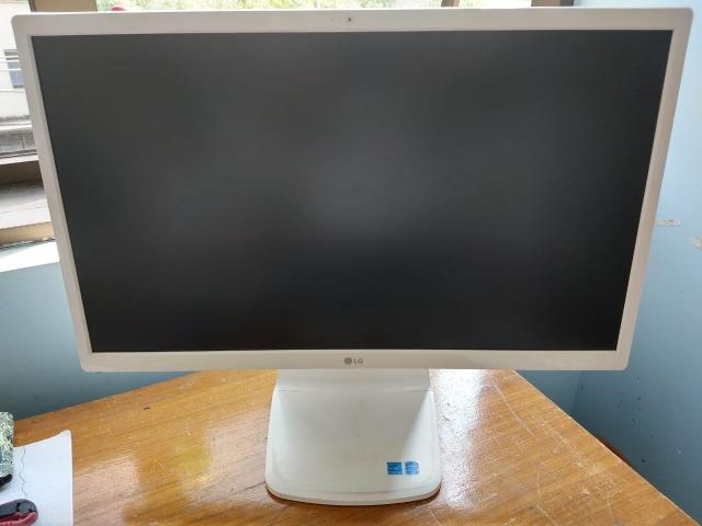 PC Computador All In One LG 24V360 - Quad Core, 4gbs mem, 500Gbs Hd - Tela Full Hd 24 pols - Foto 2