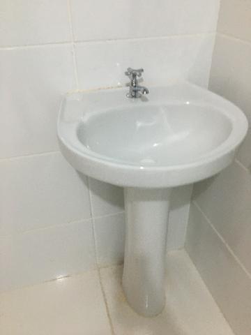 Pia NOVA p/ banheiro COM TORNEIRA