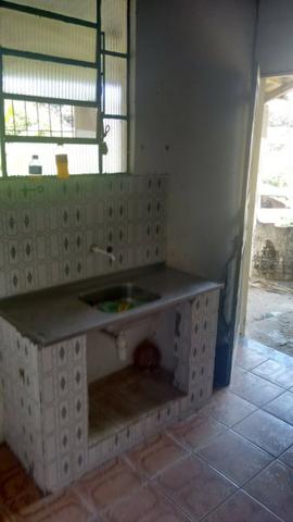 Vende-se uma casa com um terreno grande em São tome prox a praia valor a combinar - Foto 3