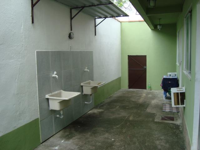 Kitinetes ótima localização e muito familiar - Foto 6