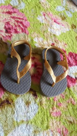 Chinelo de dedo infantil menino