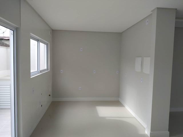 Ótima casa geminada em Itapema -SC aproximadamente a 500 metros do mar - Foto 2