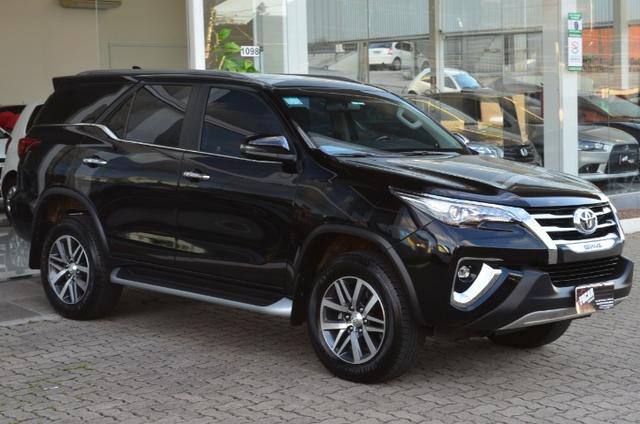 Hilux SW4 SRX 2.8 - 7 Lugares - 43 Mil Km - Revisões em Concessionária - Foto 2