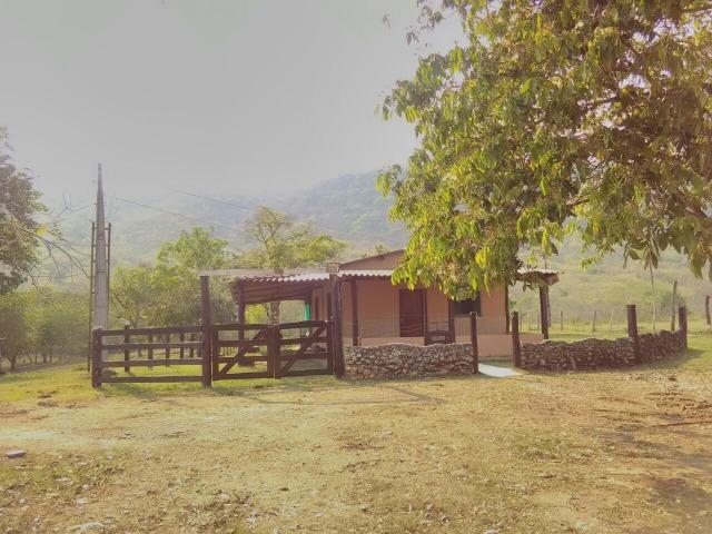 Linda chácara rica em água em Bodoquena