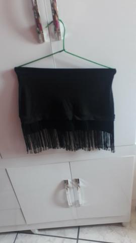 Mini saia preta com franja