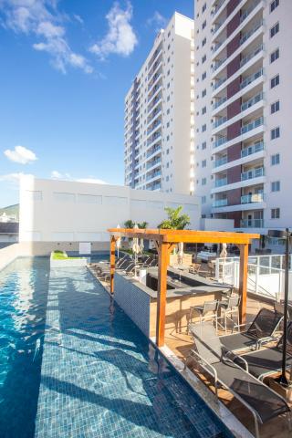 Um clube de lazer na sua casa. No coração de Itajaí! Apartamento de 2 quartos e 1 suíte