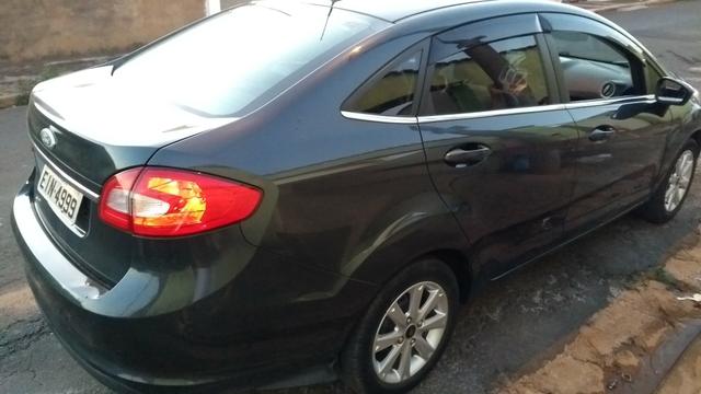 Vendo troco New Fiesta 2011