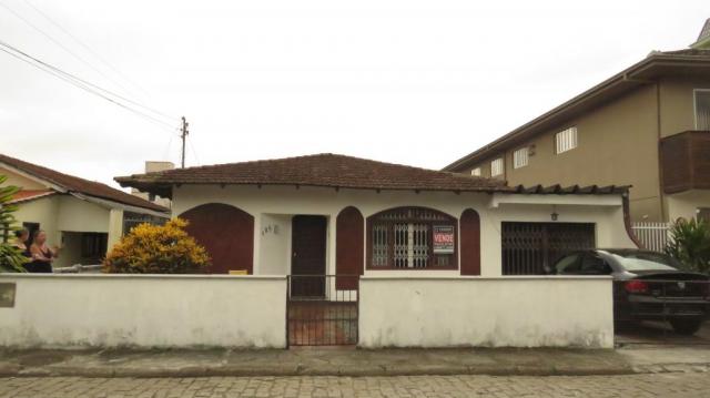 Casa à venda com 3 dormitórios em Bucarein, Joinville cod:2201