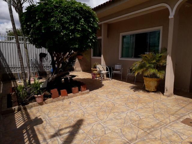 Vendo excelente casa na QS 7 ótima localização e acabamento moderno - Foto 2