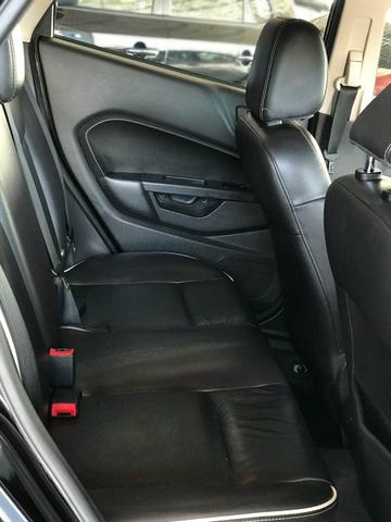 Fiesta 1.6 se hatch flex 2013 único dono pneus novos super conservado - Foto 7