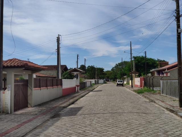 Terreno de 450 m² do lado da Avenida principal em Itapoá SC, pronto para construir - Foto 4