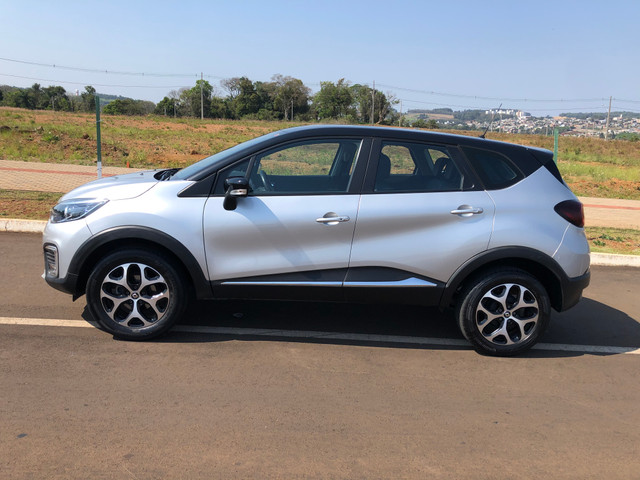 Captur Intense 1.6 Automática