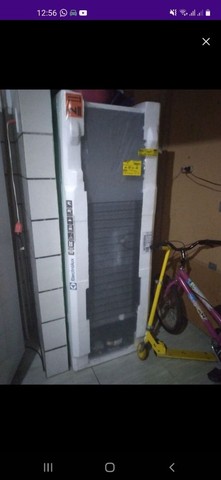 Vendo geladeira Electrolux 260lt - Foto 2