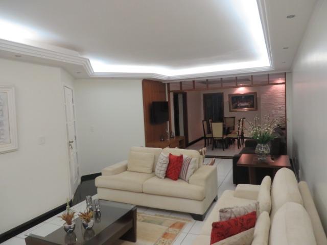 Excelente Casa, 3 quartos, 3 suites, duas cozinhas, mobiliado - Foto 2