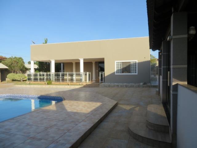 Excelente Casa, 3 quartos, 3 suites, Edícula, Churrasqueira, Condominio Fechado