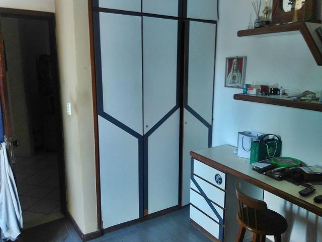 Casa em Itapuã com 4/4 e 476m² no Cond. Recanto de Itapuã - Foto 10
