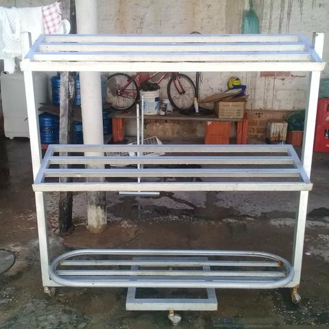 Vendo expositor de calçados 80 reais