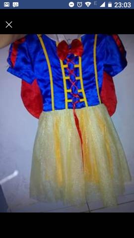 Alugo fantasia branca de neve