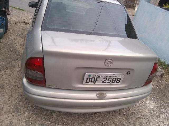 Corsa 2005 - Foto 2