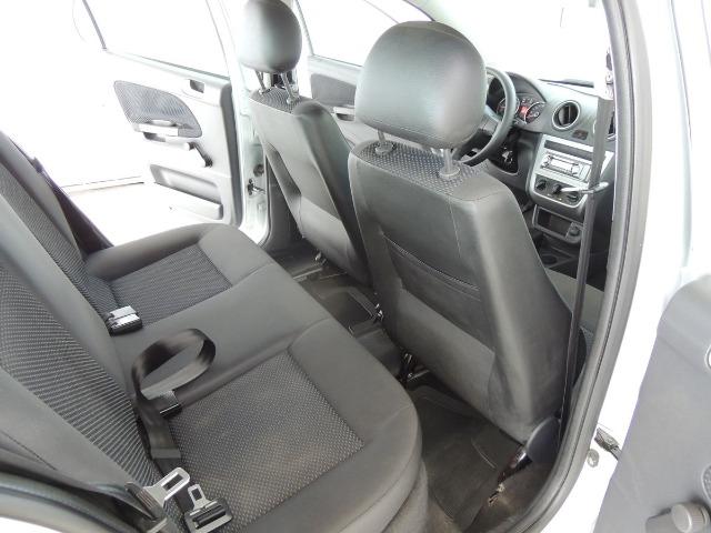 Volkswagen Voyage City 2015 - 1.6 - leia todo anuncio !! - Foto 6