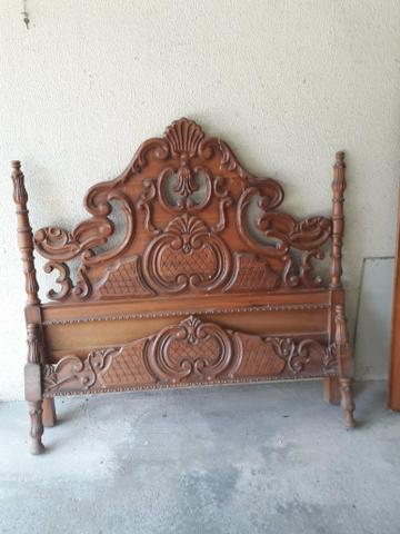 Cama e cômoda de madeira entalhados - Foto 4