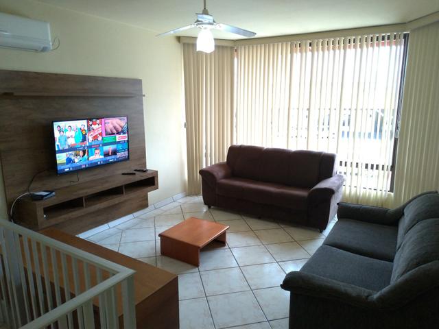 Casa para loção de Temporada no Centro de Balneário Piçarras 50 metros do Mar - Foto 2
