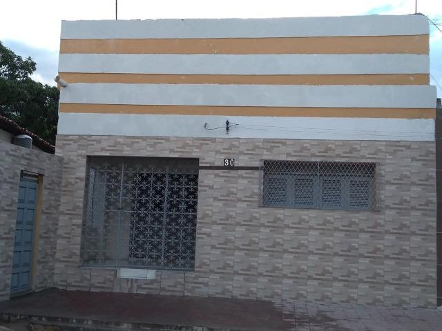 Excelente casa de 2/4 no centro de Assu/RN
