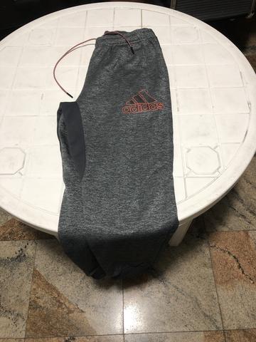 Calças Moletom Adidas e Zara
