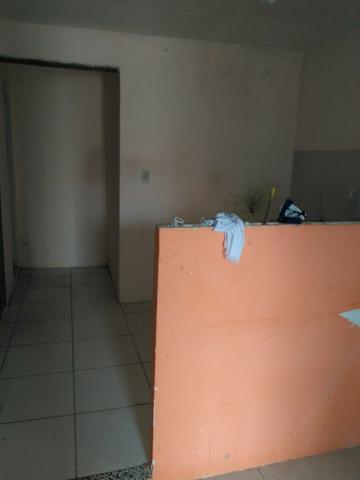 Vendo 2 casas (Frente e fundo) Leia a descrição - Foto 2