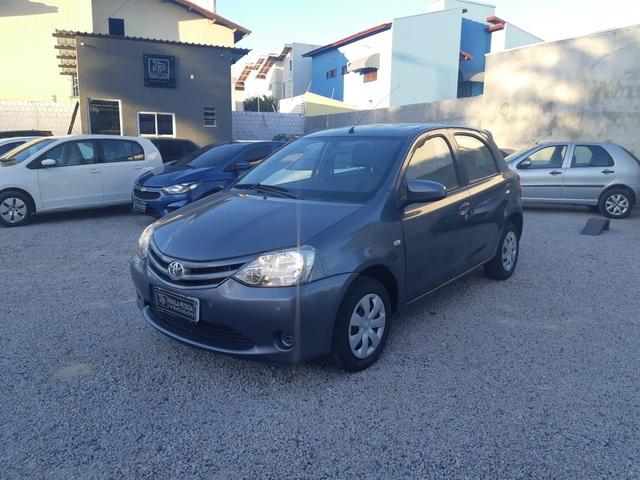 Toyota Etios Hatch XS 1.5 flex, completo, mecânico, super novo