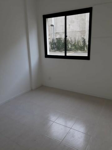 Del Castilho, 2 quartos com suíte, varanda, lazer, junto ao Nova América! - Foto 15