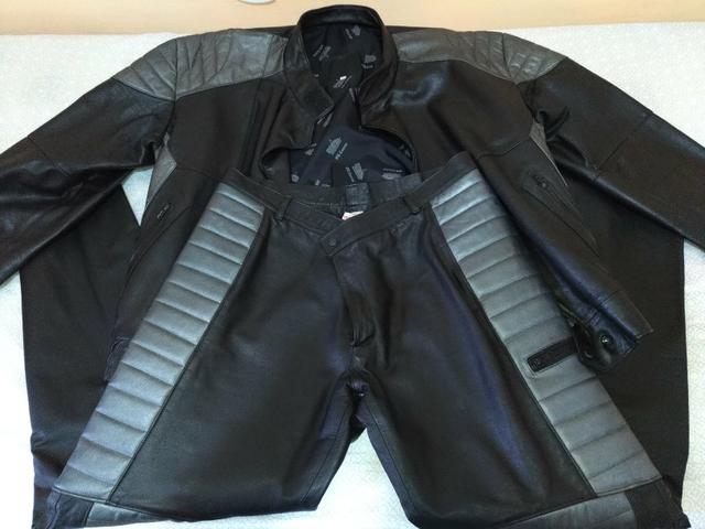 Conjunto calça e jaqueta 100% couro