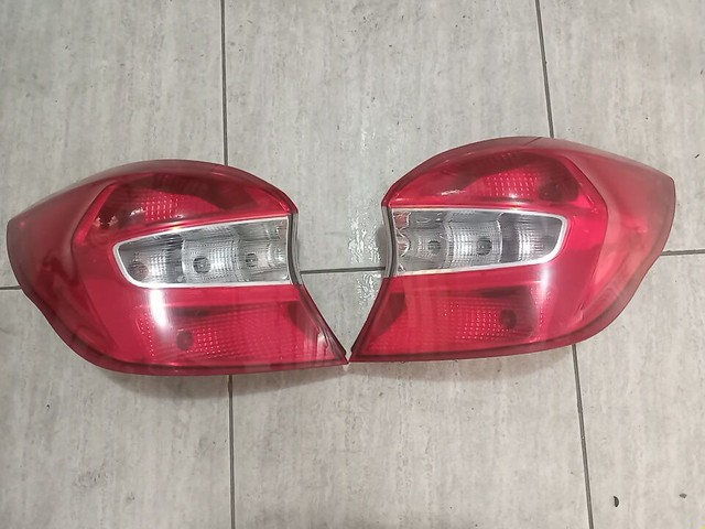 Par de lanterna do Ford ka hatch 2018
